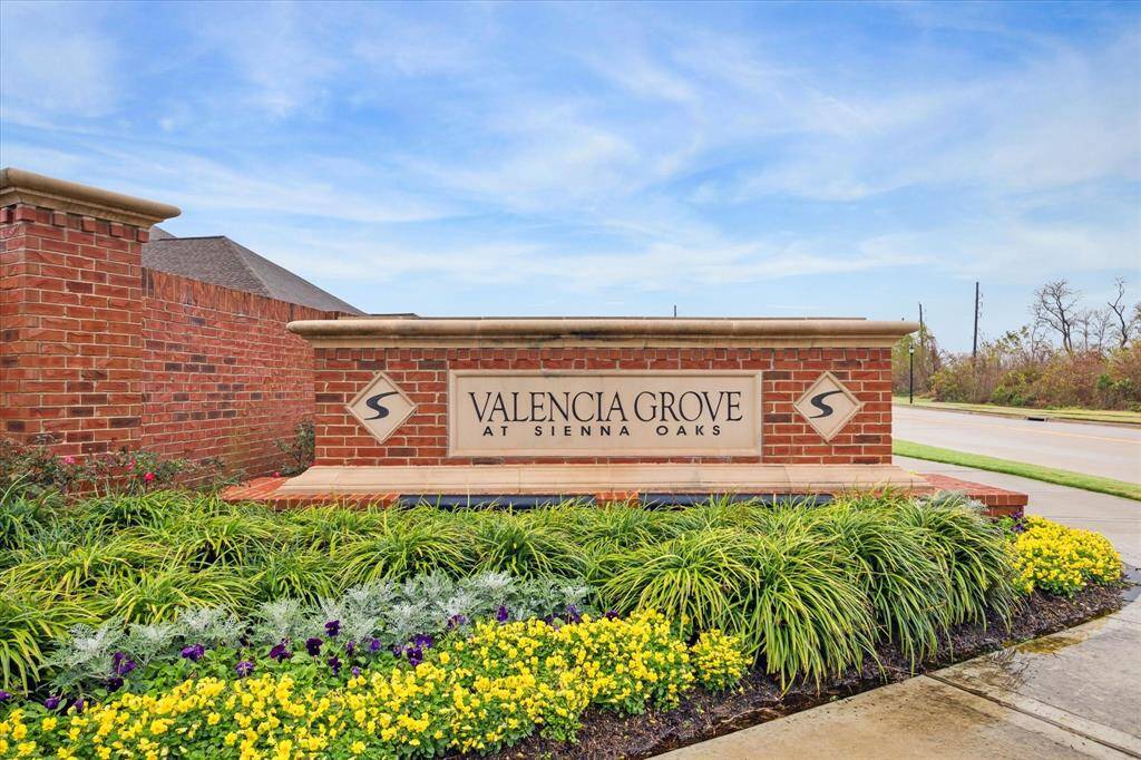 9410 Knollwood is nestled in the prestigious Valencia Grove neighborhood in Sienna.