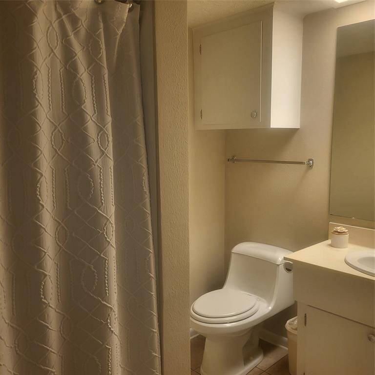 Pry.bathroom