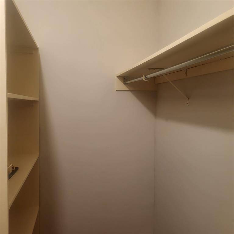 Pry closet