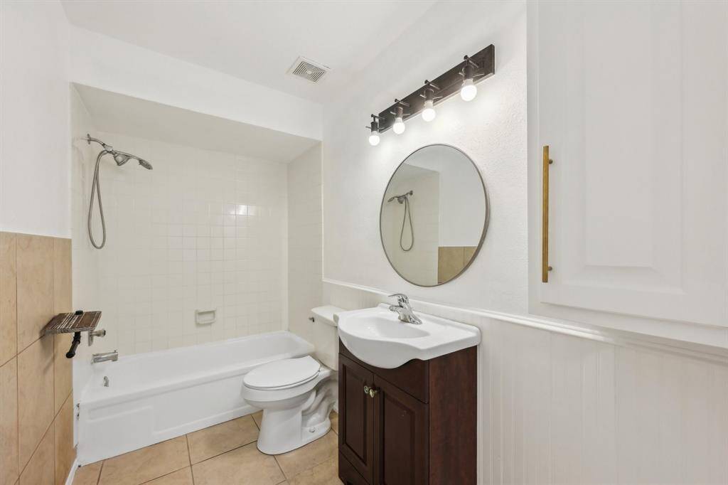 Guest bath!