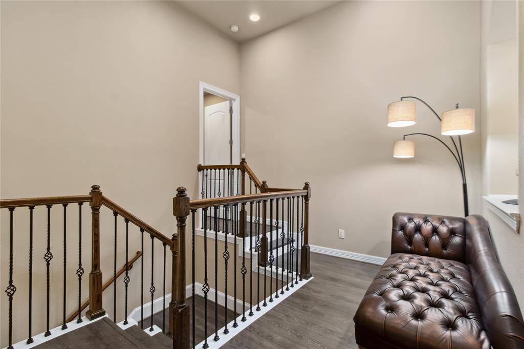 Landing upstairs.