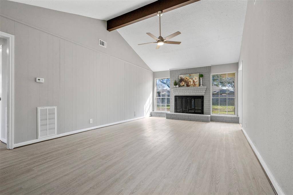 Great living area with new interior paint and new light/fan fixture.