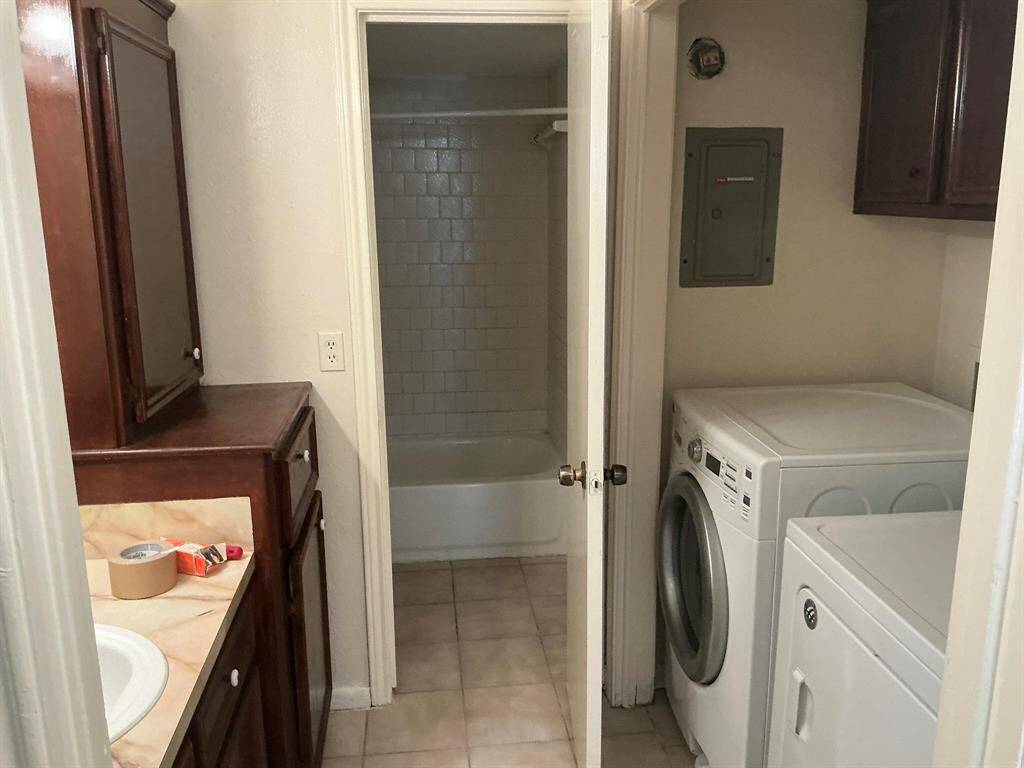 Unit B Bedroom 2 and Washer and dryer