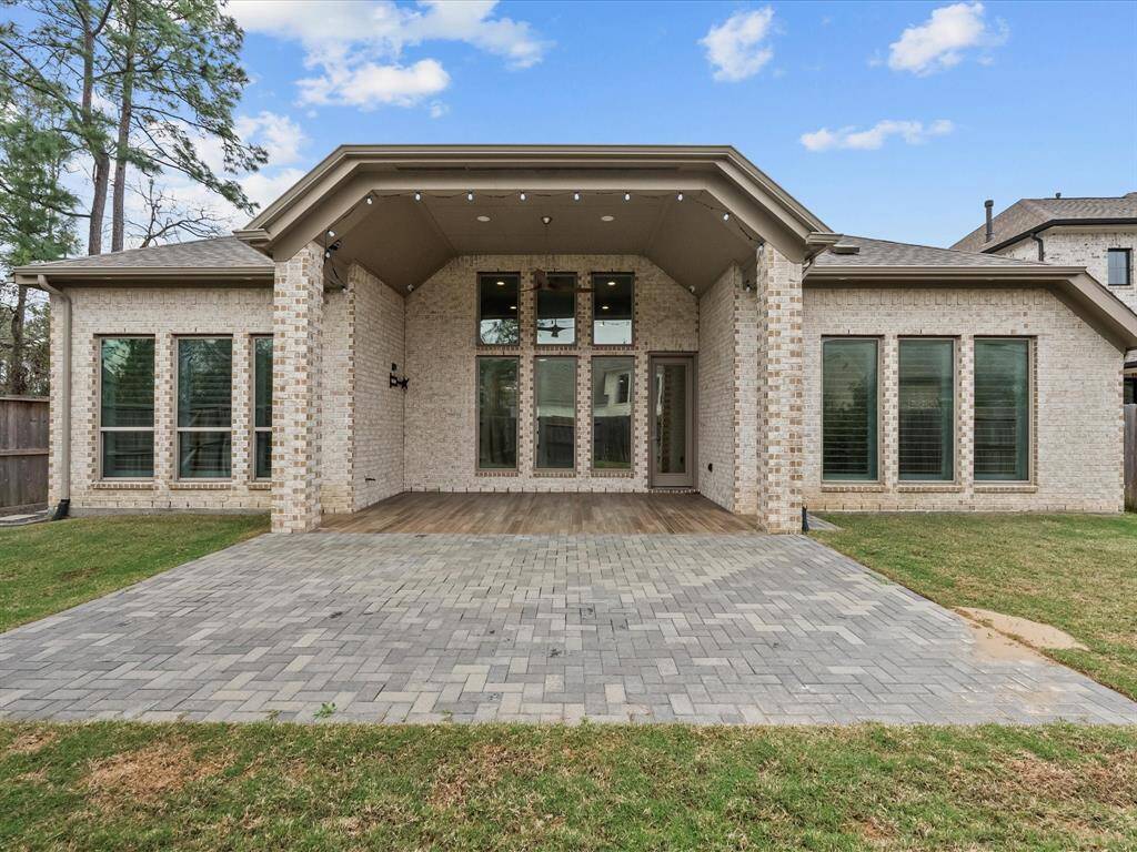 3 Car Garage with Epoxy Flooring & Central AC
