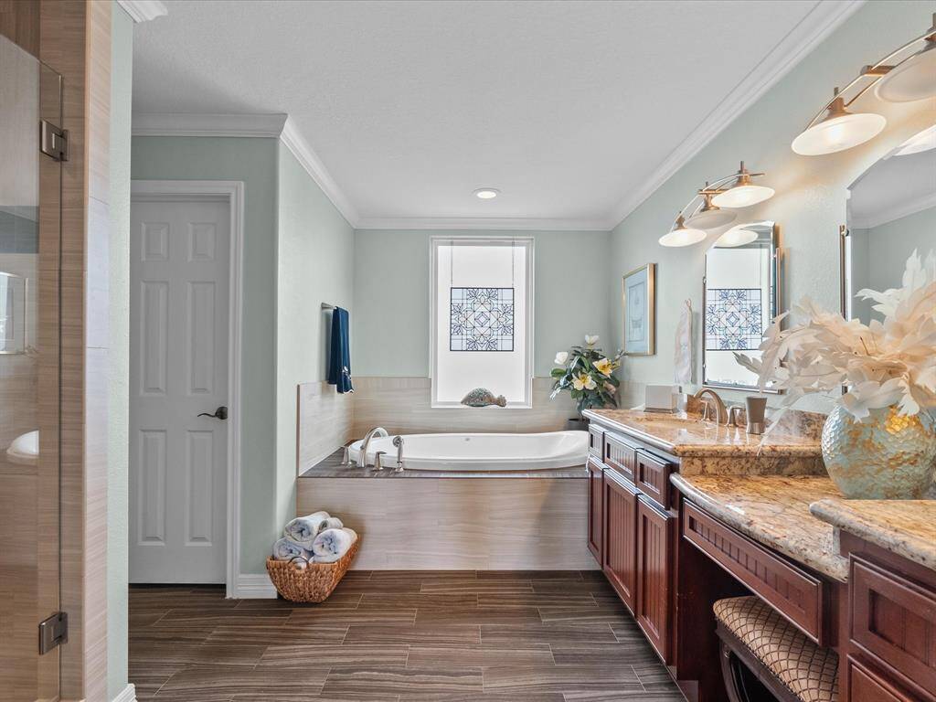2nd floor primary bath.