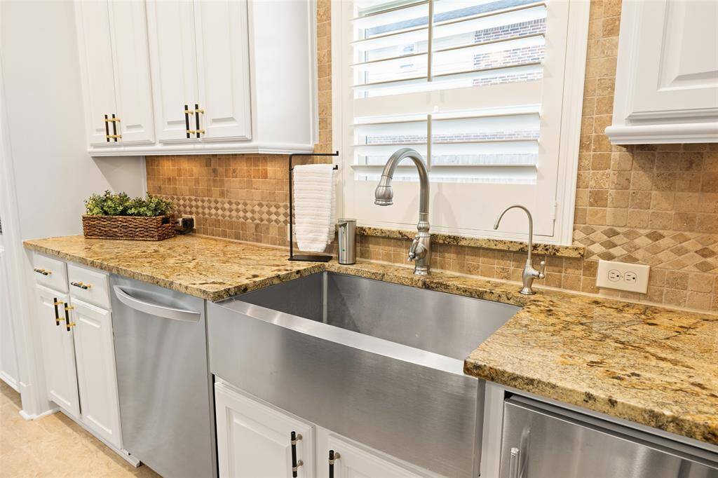 We can't leave the Kitchen without giving due credit to these hard-working features which make everyday life more comfortable and civilized! The LG brand dishwasher for example, offers a quiet, stainless-steel tub with INTERIOR LIGHT and third rack. You'll appreciate the EXTRA DEEP stainless-steel sink with skirted front and filtered water dispenser. And for entertaining with ease, check out the Scotsman brand, built-in stainless-steel ice maker.