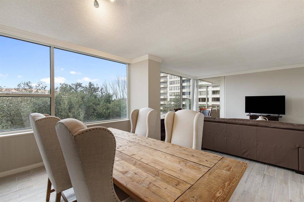 Dining room.