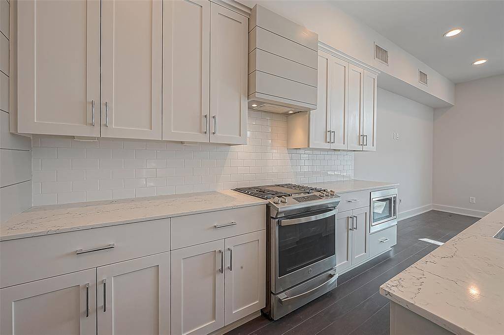 Lots of cabinet space