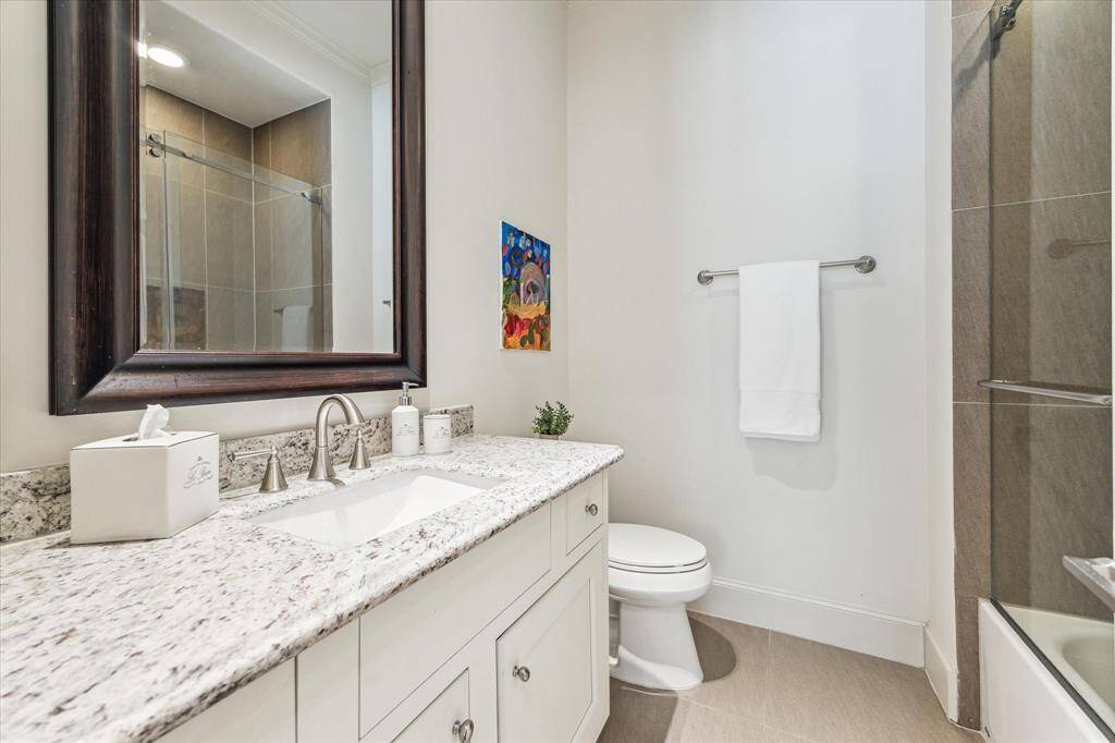 Ensuite bath for Bedroom #3.