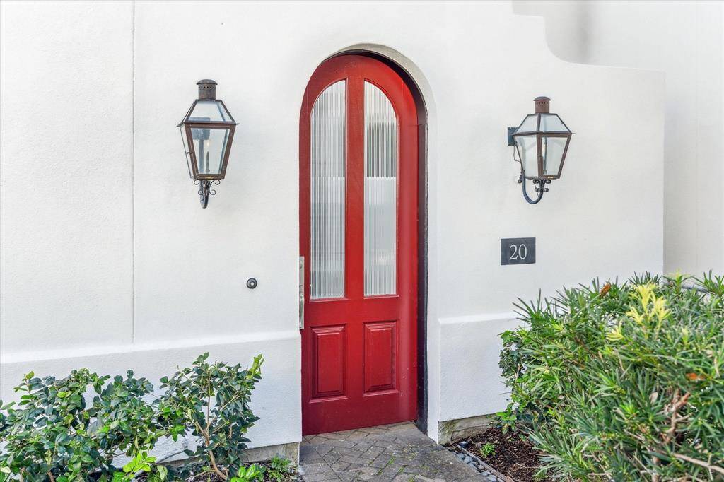 This front door says "welcome!"