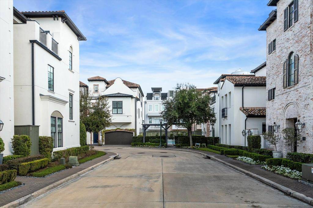 Don't miss this fabulous home, a real gem in Southside Place. Call for your private tour now!