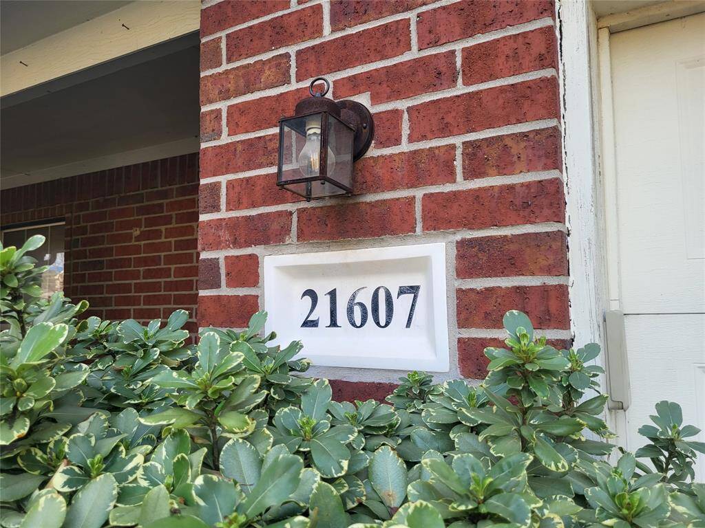 Welcome to 21607 Lovis Way...