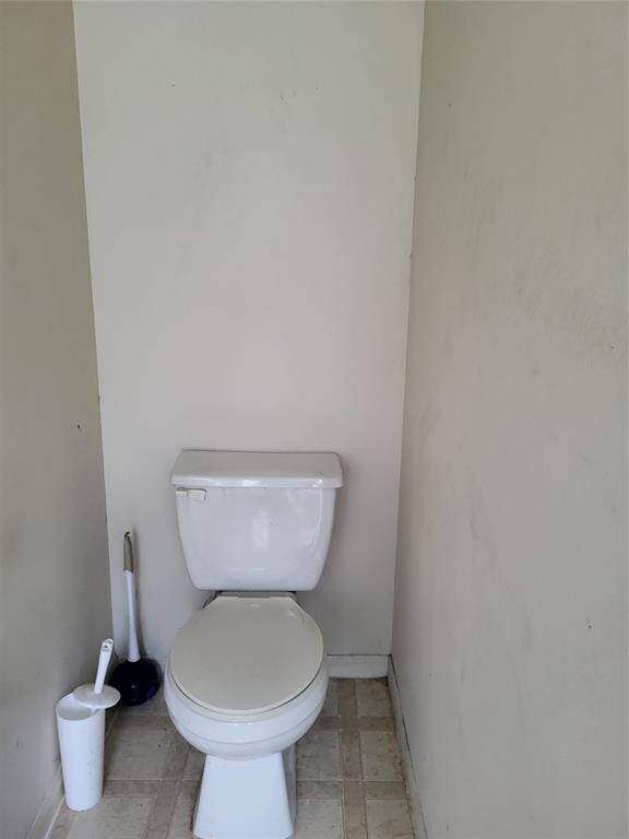Primary Bath toilet area