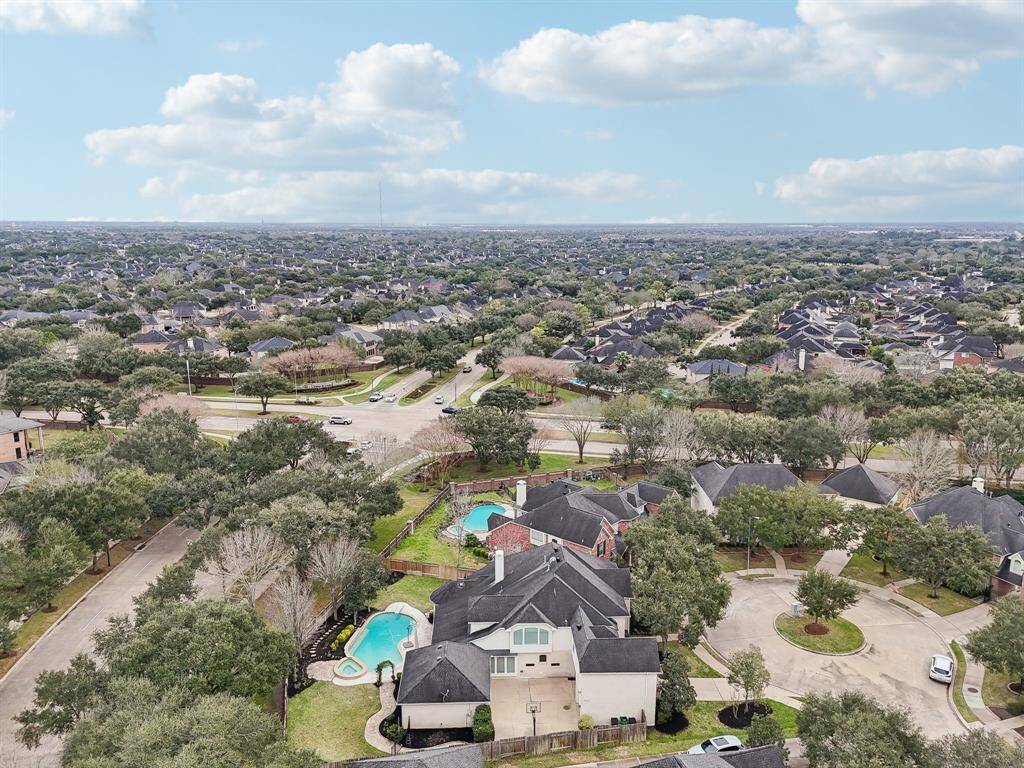 This home sits on a prime cul-de-sac lot with no back neighbors! Also goes to SEVEN LAKES High School