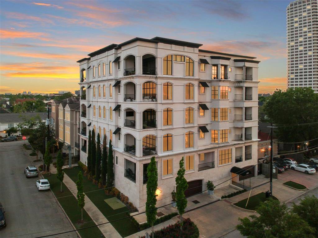 Chateau 10 is a spectacular mid-rise in the heart of the River Oaks Area. With 2800+ square feet of living space, unit 401 offers direct access via the elevator to the unit. There are only two units per floor and five floors in the building.