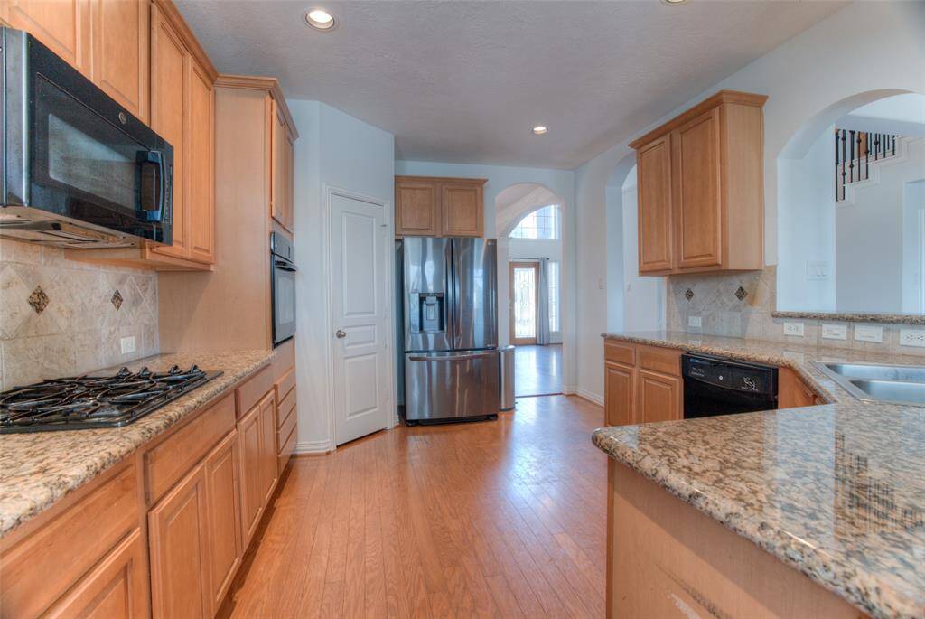 Kitchen is great for entertaining.