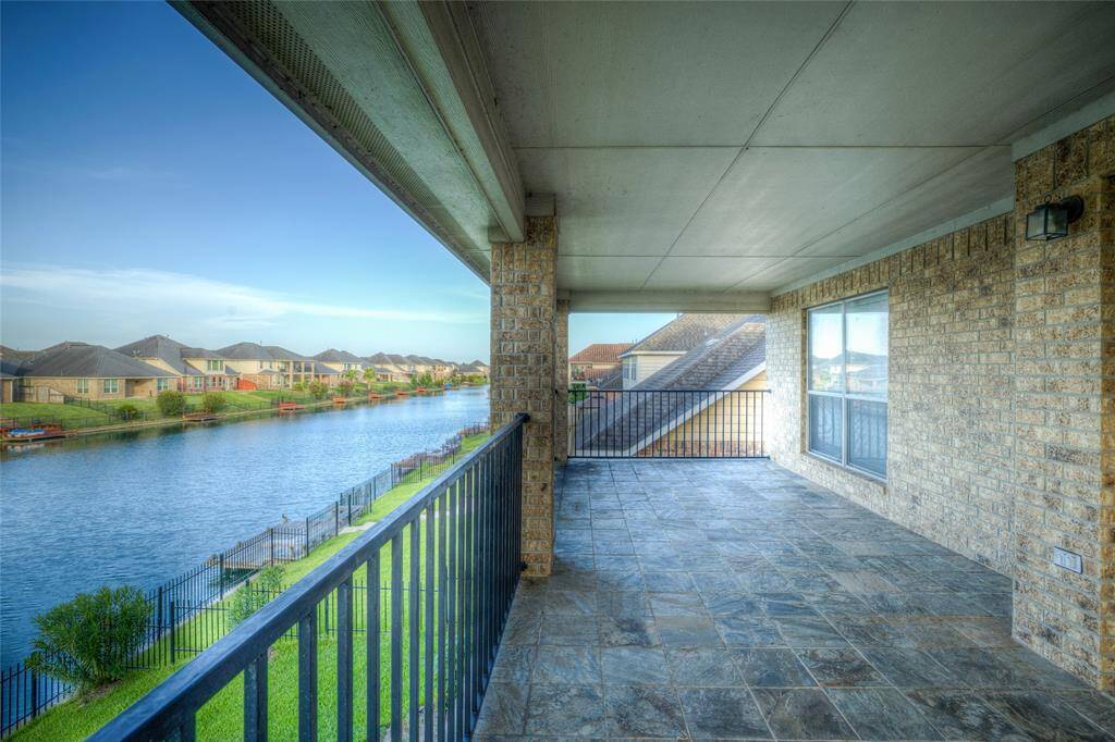 One more view of the gorgeous lake from your upstairs balcony.