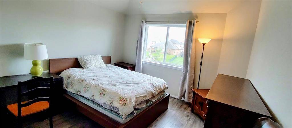 2ND REAR BEDROOM 2ND FLOOR OVERLOOKING LAKE