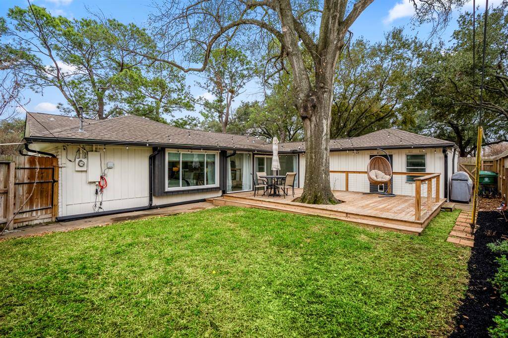 Enjoy the outdoors in this spacious and low-maintenance backyard! With plenty of room for play, gardening, or relaxing, this private outdoor space is the perfect blank canvas to make your own.