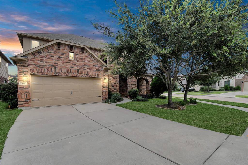 Large corner lot with plenty of space for a future pool.