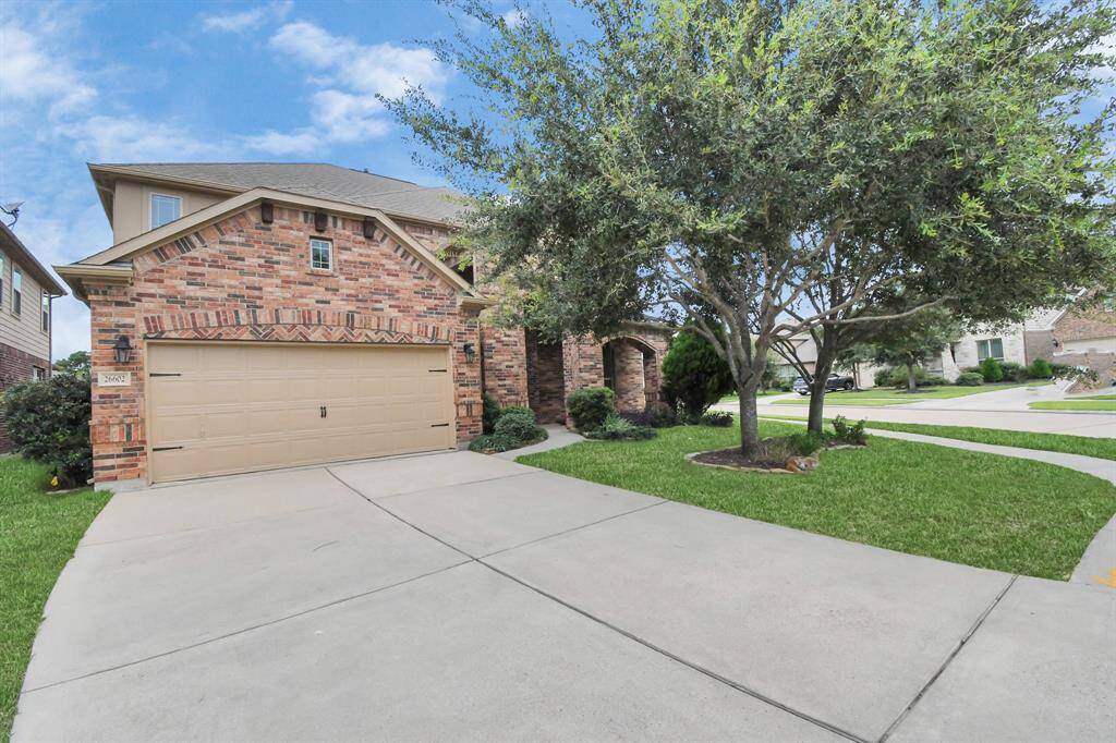 Beautiful front porch/patio with privacy