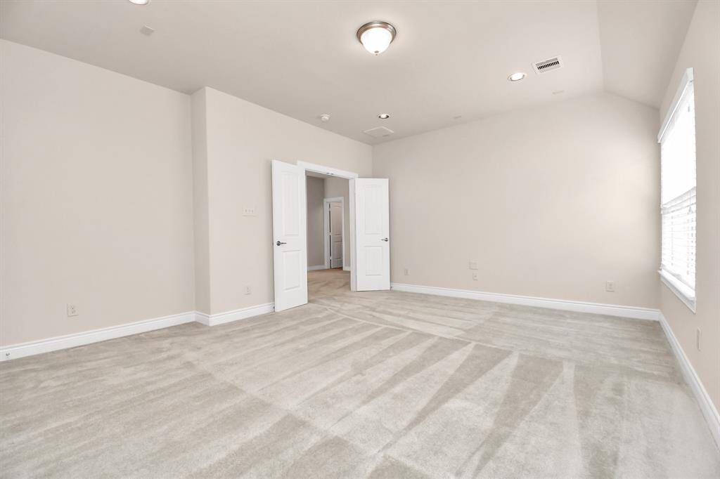 Secondary bedroom