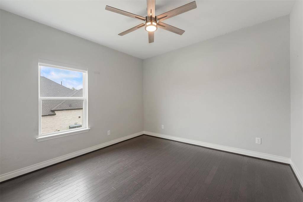 BEDROOM UPSTAIRS.