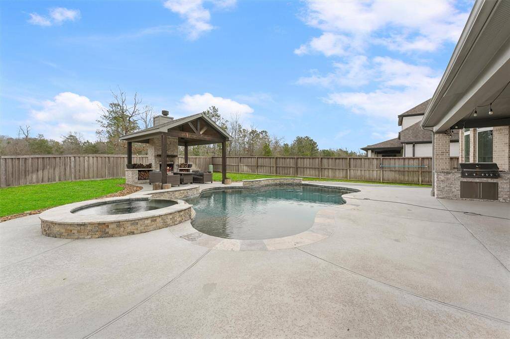 GUNITE POOL/SPA.