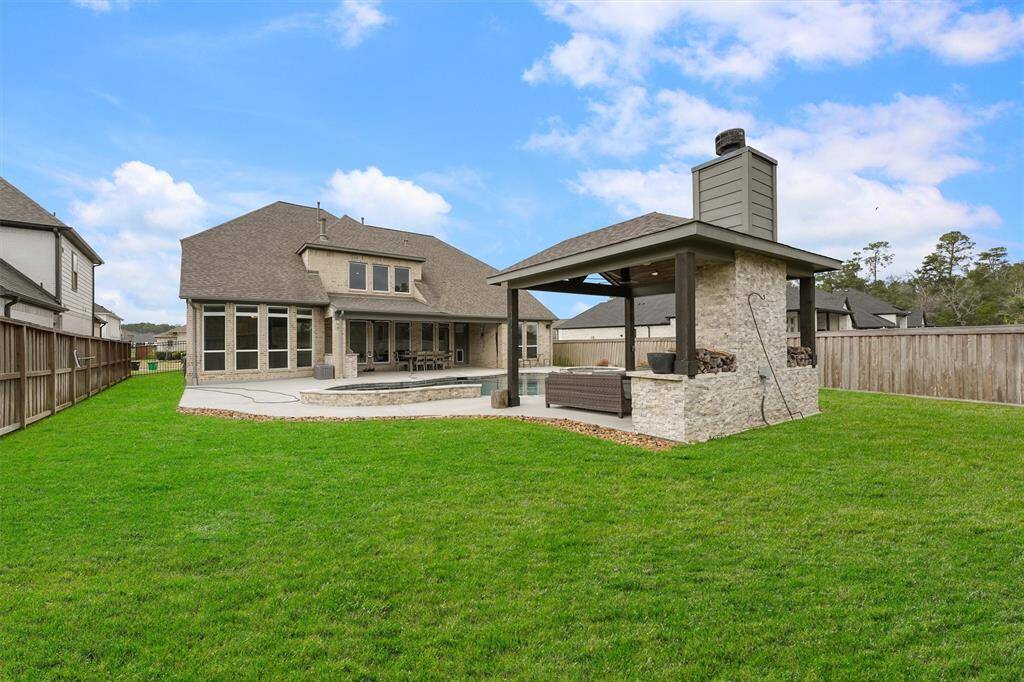 GORGEOUS OVERSIZED LOT, NO BACK NEIGHBORS.