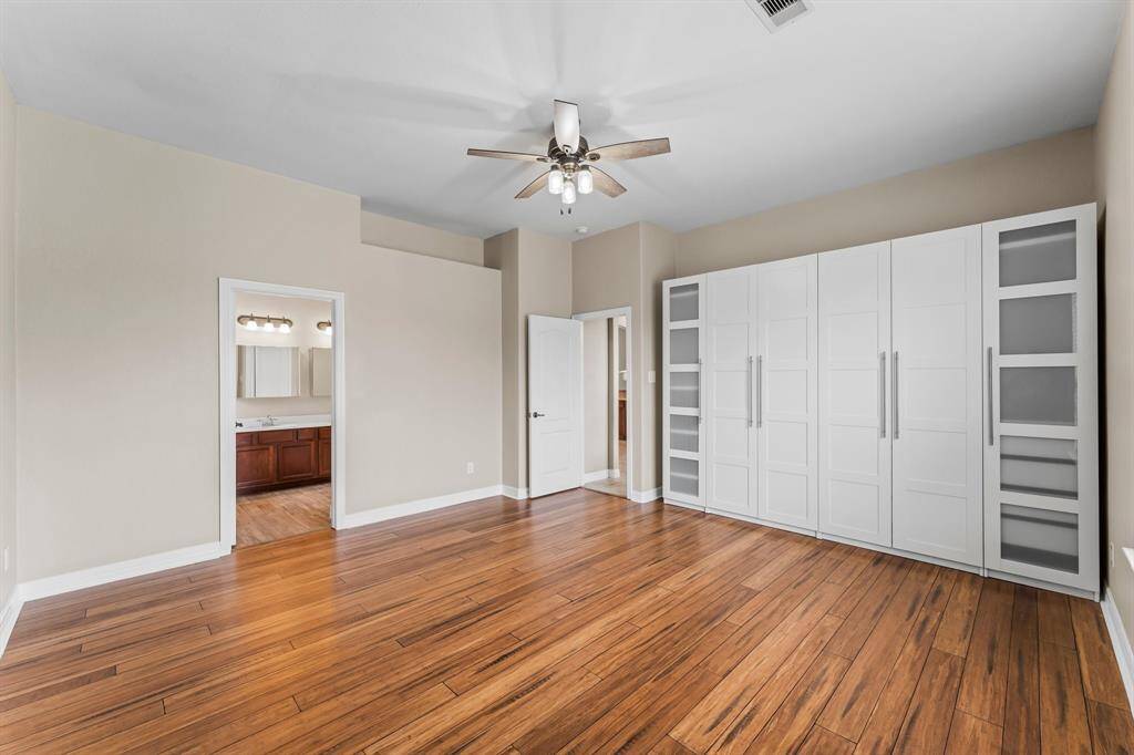 Primary Bedroom w/ extra storage