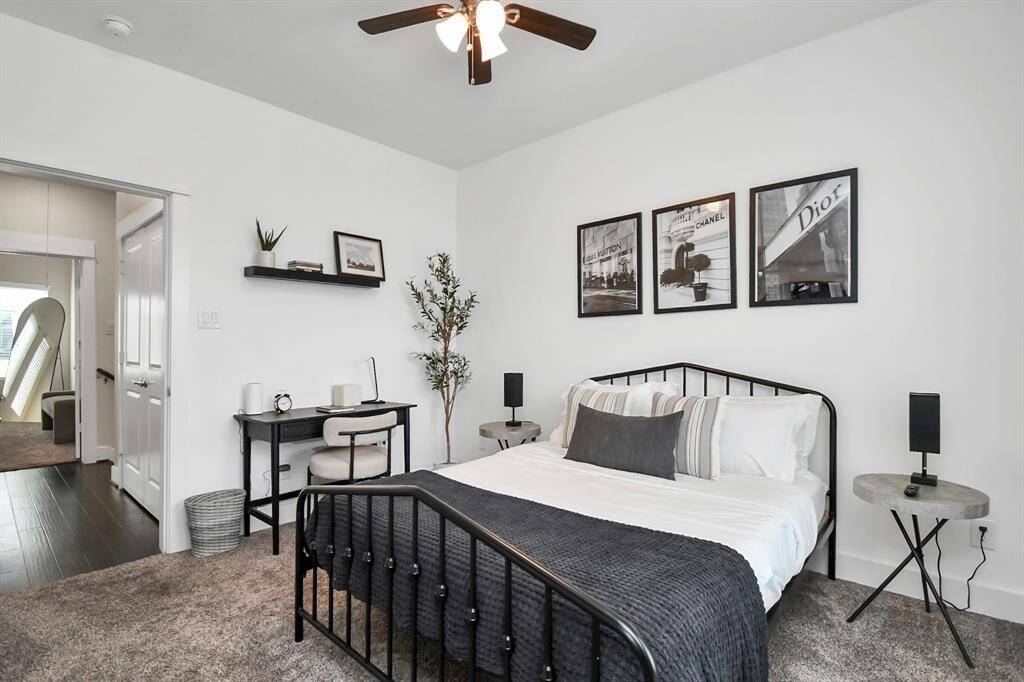 Guest bedroom with queen size bed
