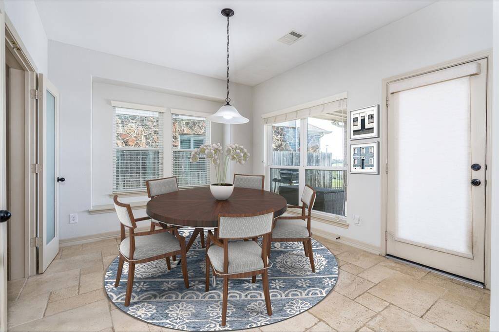 Breakfast area(virtually staged) nestled just off of the kitchen