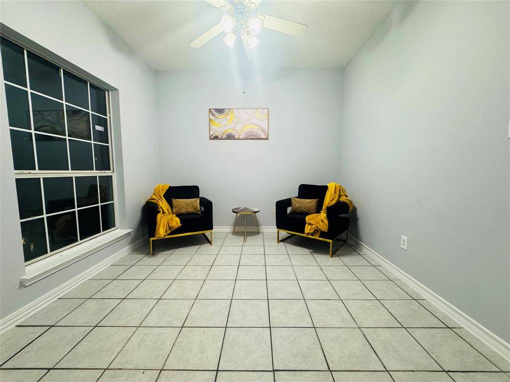 FORMAL LIVING OR OFFICE