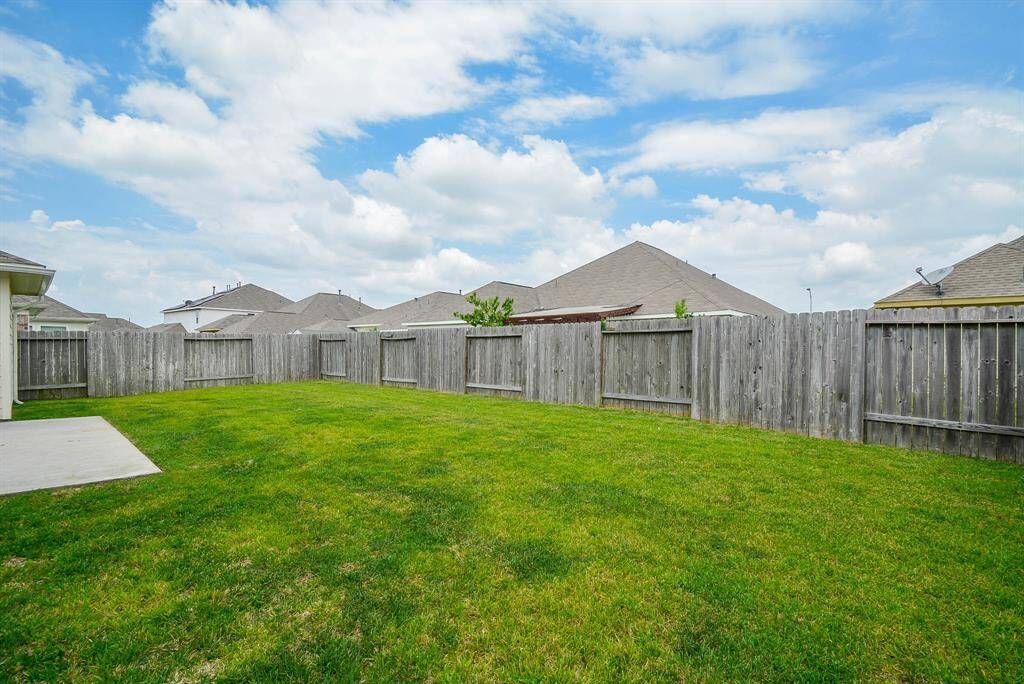 There's plenty of room to run in this back yard.