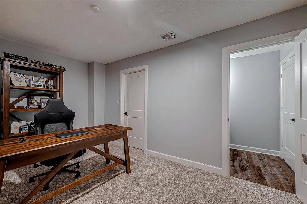 Bedroom/Office
