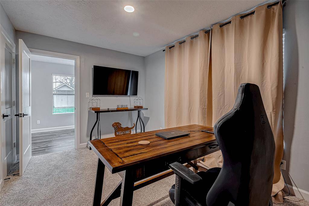Bedroom/Office