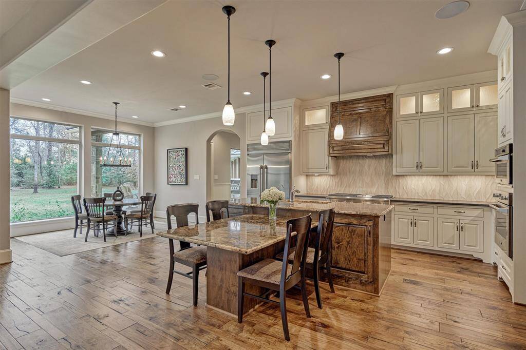 Large Kitchen and Dining area.
