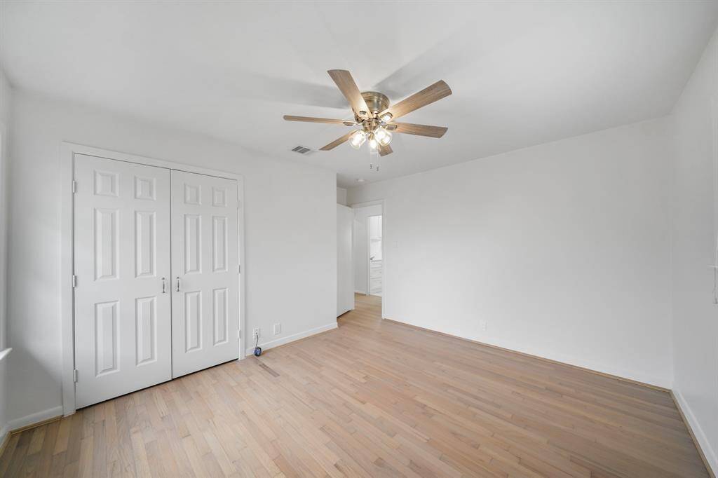 One last view of the owner's bedroom.