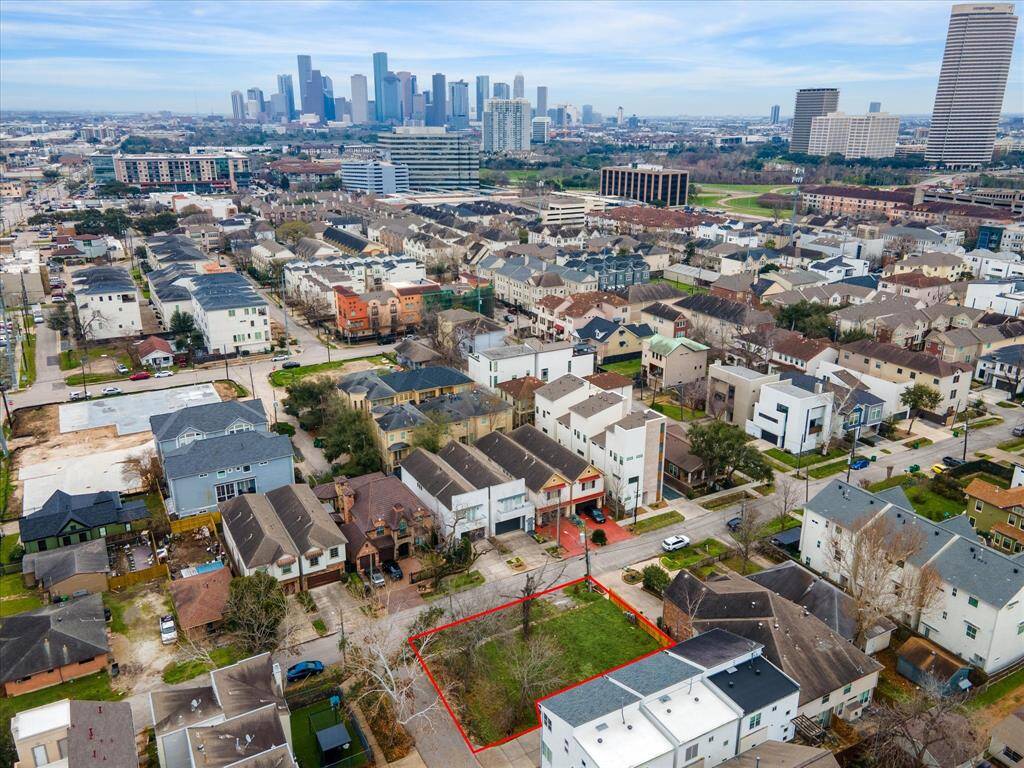 Fantastic location4211 Rose lot size 2,184& 815 Olive lot size 1,944. Both lots together are 4,131 SF and must be sold together