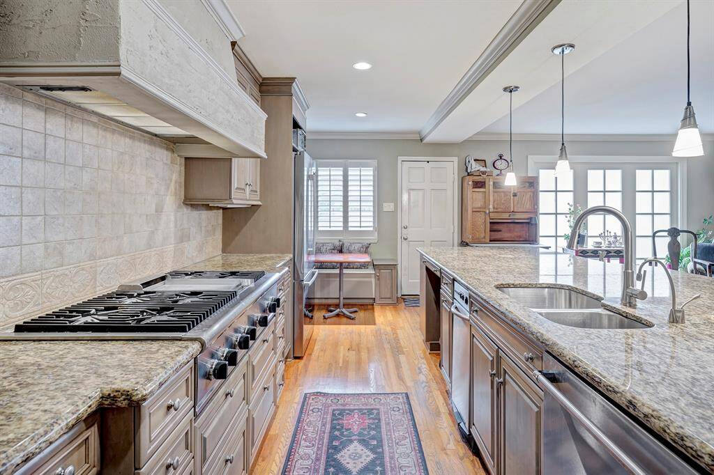 Gas cooktop