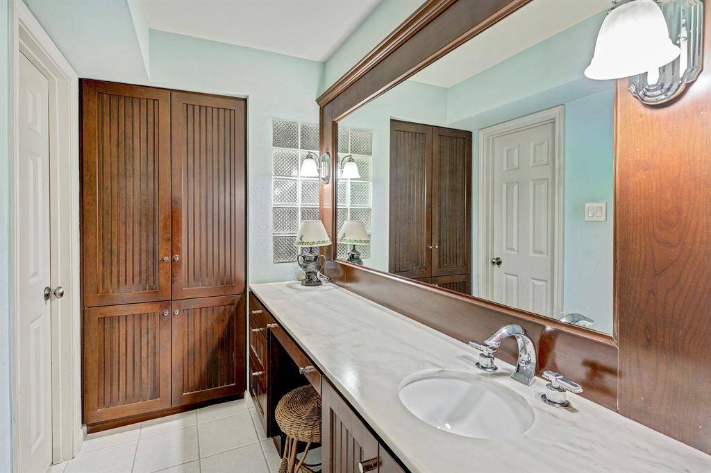 Primary bathroom beautifully done