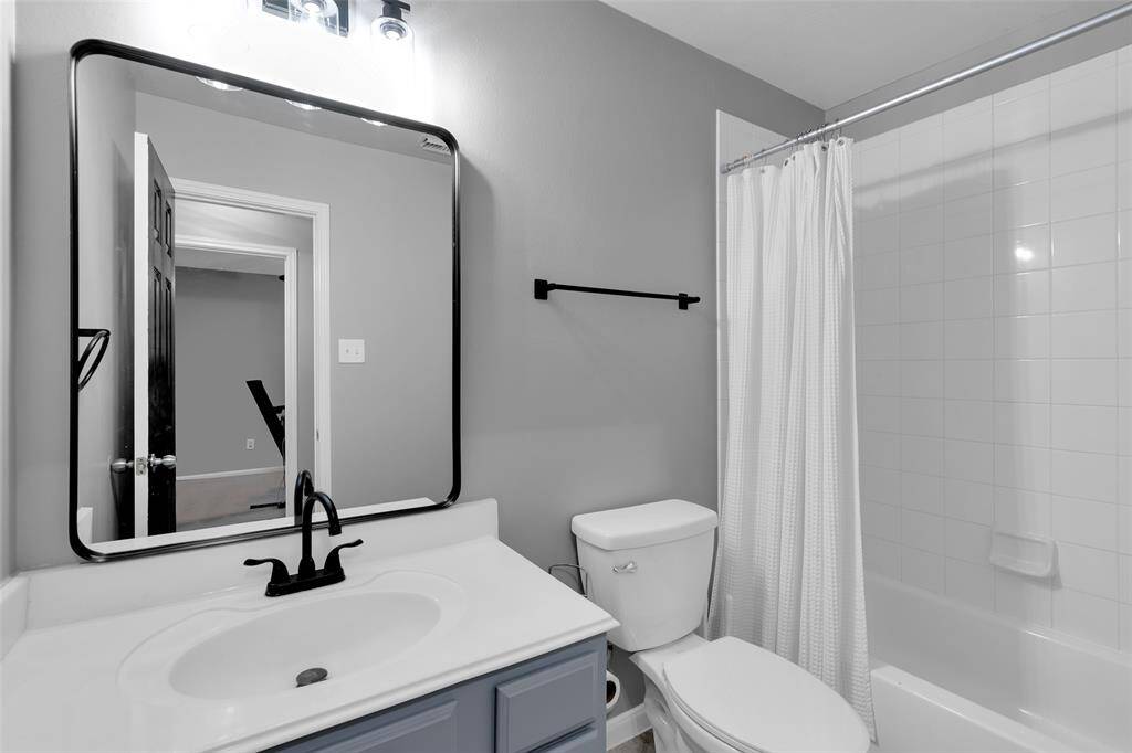 2nd bathroom
