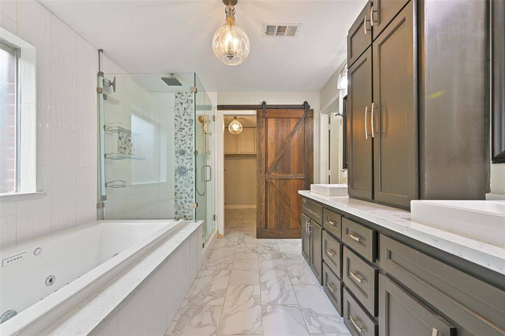 Completely renovated master bath!