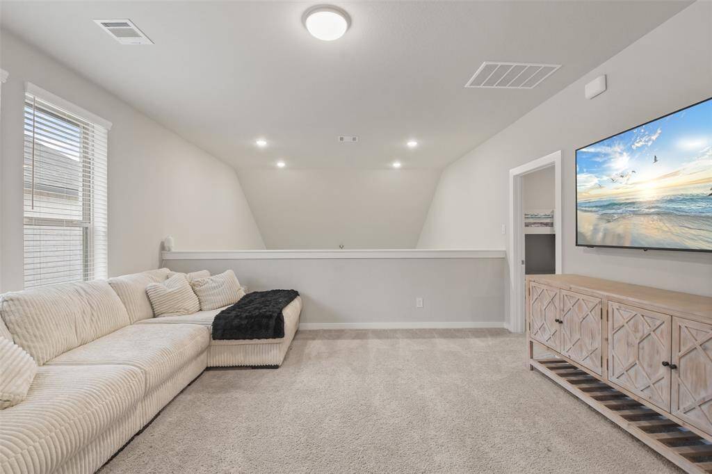 Loft / Den