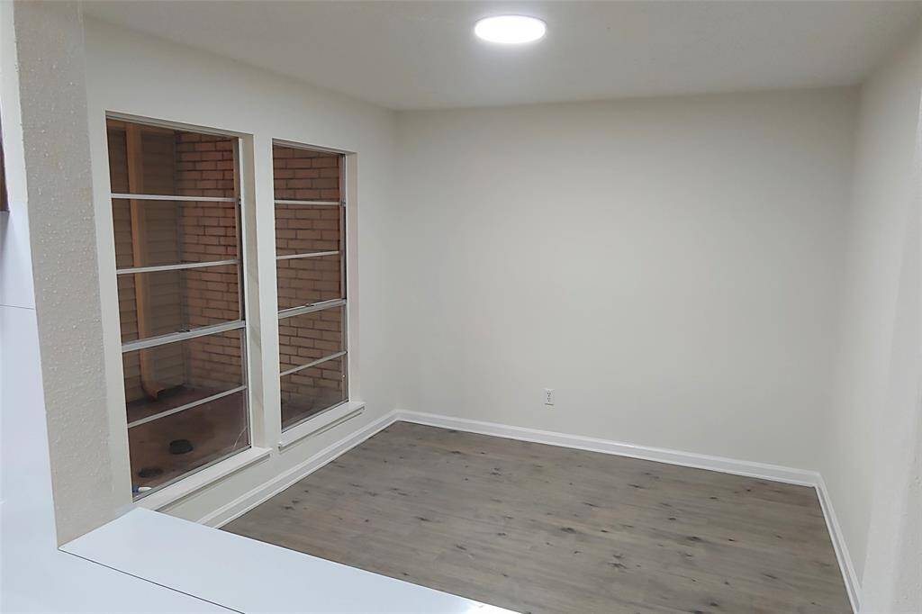 DINING AREA-KITCHEN VIEW