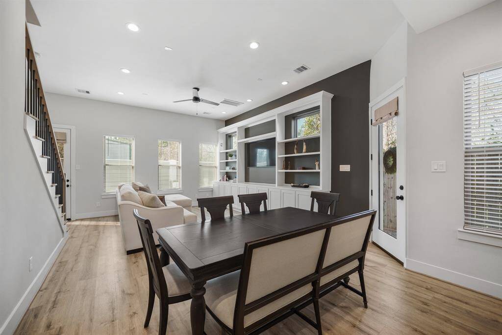 Neutral paint color selections with an accent painted wall lends itself to numerous decorating theme options.