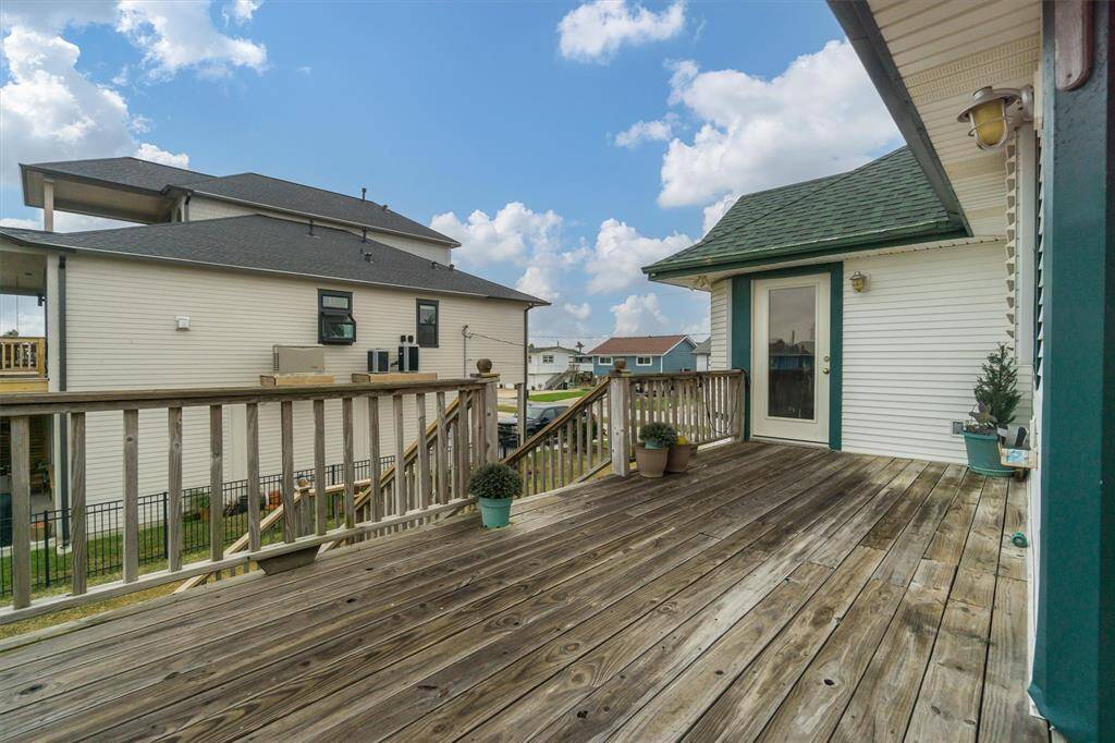 Plenty of deck space for entertaining