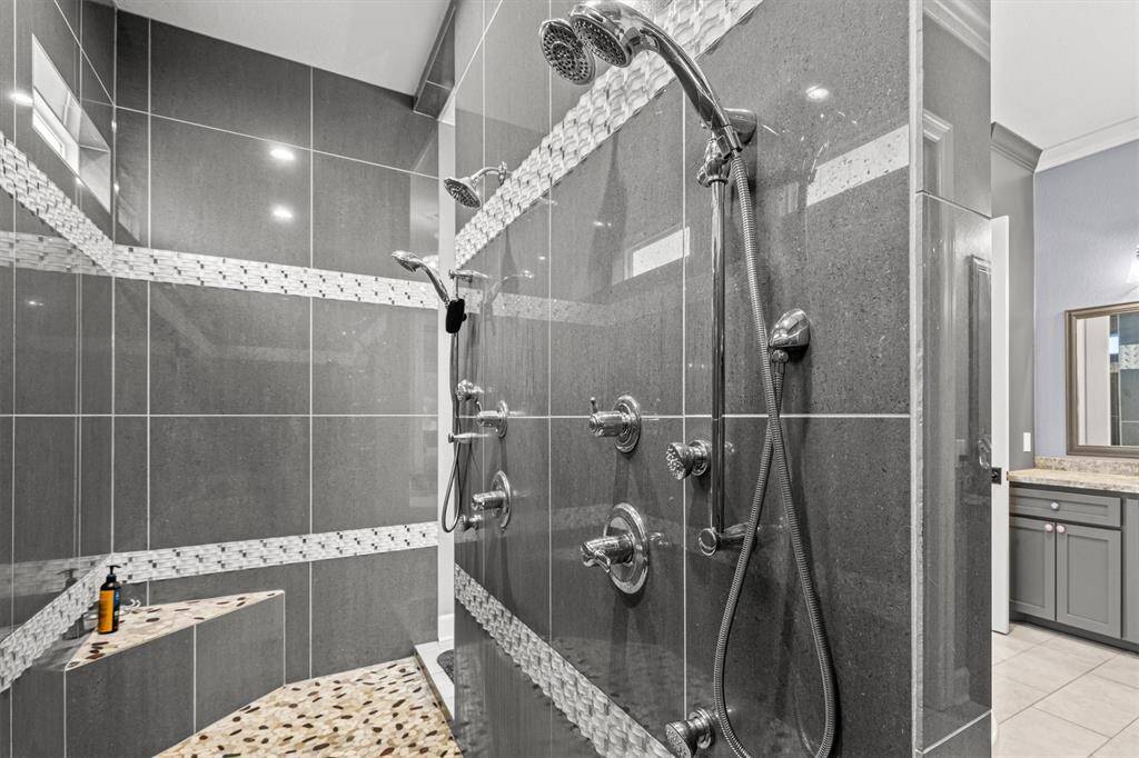 Oversize pass thru shower in primary bath!