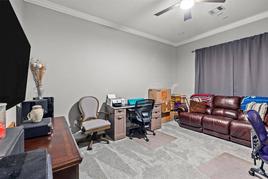 Guest bedroom / office 2