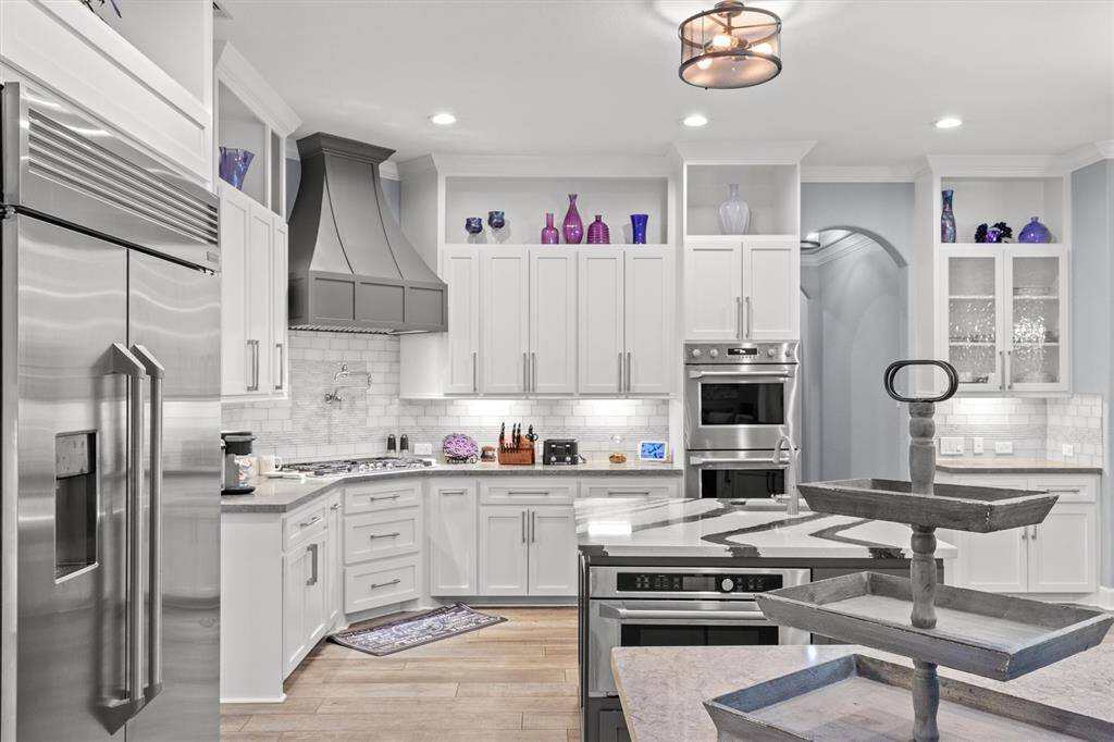 GE Montogram appliances stay!